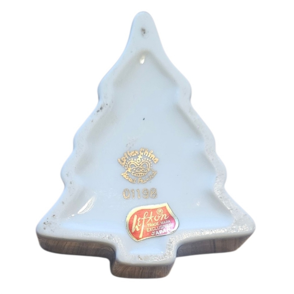 Vintage Lefton China Hand Painted Christmas Tree Shaped Porcelain Trinket Box - Picture 7 of 7